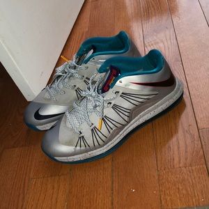 Lebron’s 10 low tops